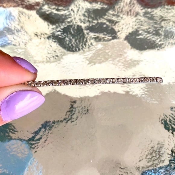 FOREVER 21 Silver Rhinestone Bobby Pin Hair Clips - Picture 2 of 3